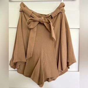Aritzia - Sunday Best Westley Short in Soft Camel - Size 00 - Brand New 🍁